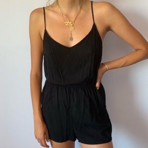 black h&m romper with adjustable straps & pockets